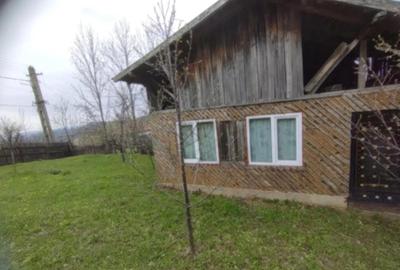 Teren de 40 mp, în Șotrile