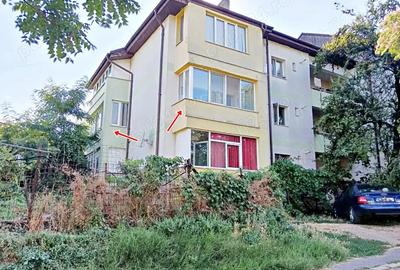 Apartament spa?ios cu 2 camere, vedere dubla, spre lac ?i parcul de joaca, ?i localizare excelenta
