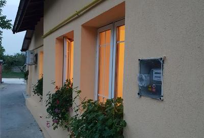 Casă cu 4 camere cu Teren 1100 Mp în Democrației - 2