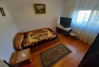 Inchiriez apartament trei camere micro 14 - 3