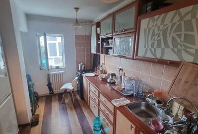 Faleza nord-apartament 4 camere decomandat cu gaze - 14