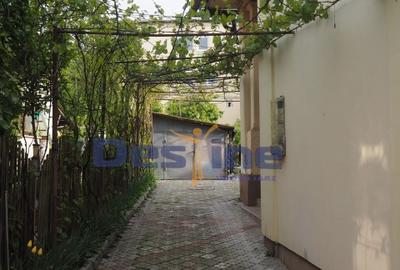VAND CASA IN CENTRUL VECHI,DEJ,CURTE COMUNA,NECESITA RENOVARE - 2