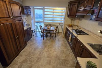 Apartament cu 4 camere semidecomandat, mobilat în P-ța Victoriei - 42