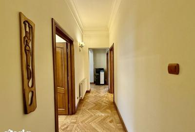 Casă cu 10 camere cu Canalizare în Central - 9