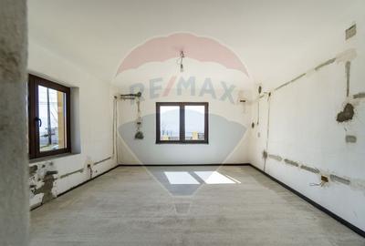 Casă cu 2 camere cu Teren 567 Mp în Vest - 2