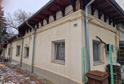 Casă cu 4 camere în Domenii - 1