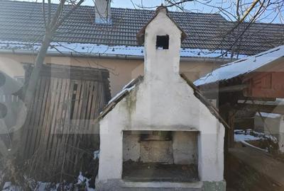 Casă cu 2 camere cu Teren 1566 Mp în Central