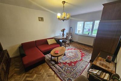 Apartament cu 3 camere decomandat, mobilat în Micro IV - 14