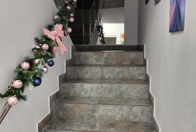 Vand spa?iu comercial la parter ?i apartamente etajul unu si doi - 5