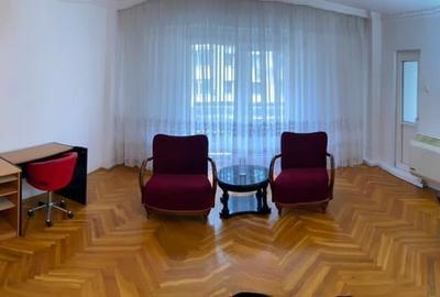 Apartament cu 3 camere decomandat, mobilat în Barbu Văcărescu