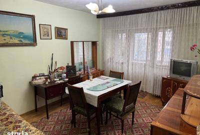 Apartament cu 3 camere decomandat în Canta - 1