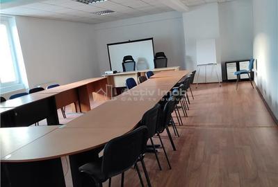 Spațiu comercial, de 24 mp, în Central - 12