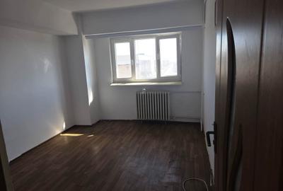 Apartament cu 3 camere decomandat în Brâncoveanu