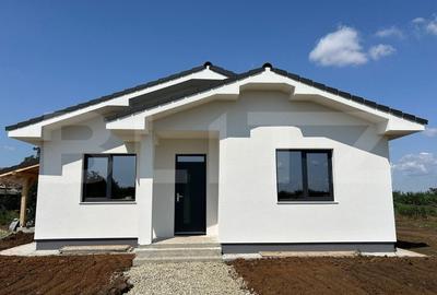 Casa semifinisata cu garduri la doar 15 km de Oradea la numai 85800 euro