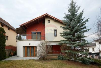 Casa / Vila cu 5 camere de vanzare pe Cezar Petrescu