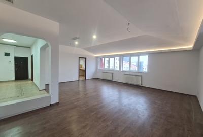 Apartament cu 4 camere decomandat în Herăstrău - 3