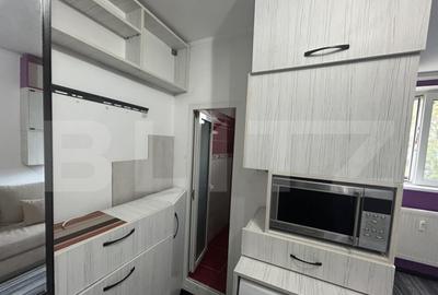 Garsonieră decomandată, mobilată în 1 Mai - 2