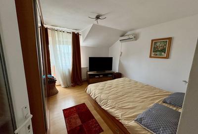 Casă cu 4 camere în Sântandrei