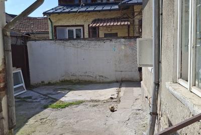 Casă cu 2 camere decomandat cu Teren 185 Mp în Giulești - 8
