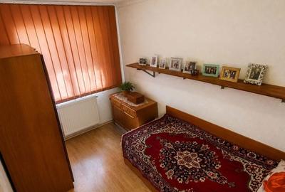 Apartament cu 3 camere în Calea București