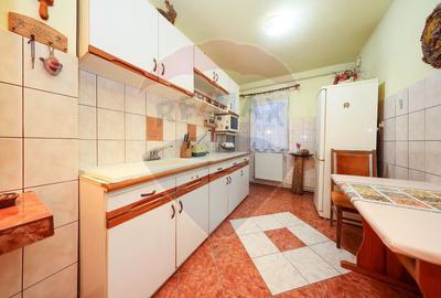 Apartament decomandat de vanzare in zona Tractorul - 9