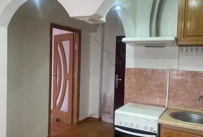 Apartament cu 3 camere semidecomandat în Central - 2