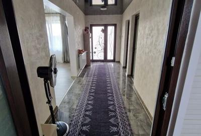 Casă cu 4 camere în Beba Veche