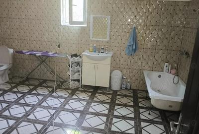 Casă cu 6 camere cu Teren 488 Mp în Central - 6