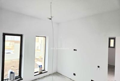 Casă cu 4 camere cu Teren 325 Mp în Dobroești - 4