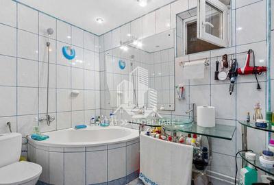 Casă cu 8 camere cu Teren 332 Mp în Agigea - 2