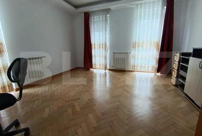 Casa Ultracentral cu 5 camere in suprafa?a de 300 mp ?i un teren de 600 mp - 4