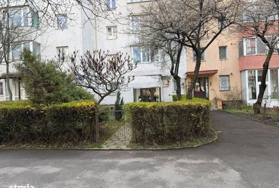 Spațiu comercial, de 40 mp, în Florilor - 2