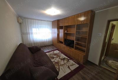 De inchiriat, apartament 3 camere, etaj 3, zona piata Micro 17 - 1