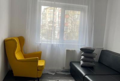 Apartament cu 3 camere semidecomandat în Central - 4