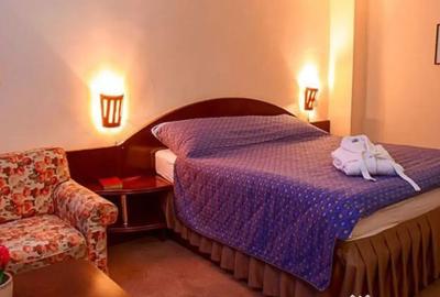 Spațiu comercial, de 2,147 mp, în P-ța Victoriei - 12