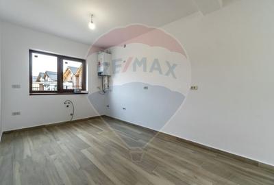 Casă cu 8 camere cu Teren 500 Mp în Tărlungeni - 30