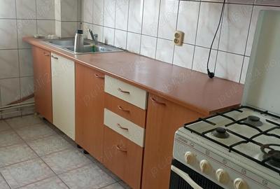 Apartament cu 4 camere semidecomandat în Gojdu