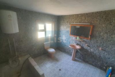 Casă cu 6 camere cu Teren 1500 Mp în Schela - 2
