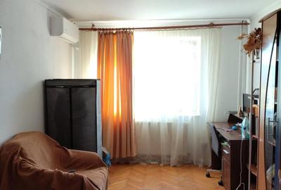 Apartament cu 3 camere semidecomandat în Colentina - 1