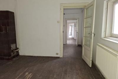 Casă individuală cu 12 camere cu Teren 207 Mp în Unirii - 5