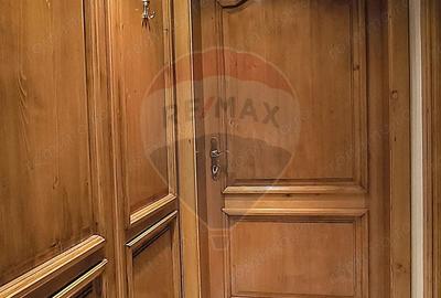 Apartament cu 3 camere semidecomandat în Central - 1