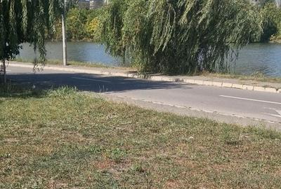 Teren superb direct la lac în București - 2