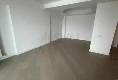 Apartament cu 3 camere semidecomandat în Pipera