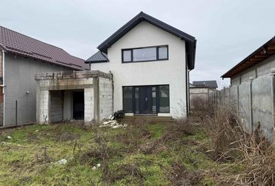 Casă individuală cu 4 camere cu Canalizare în Cazasu - 1