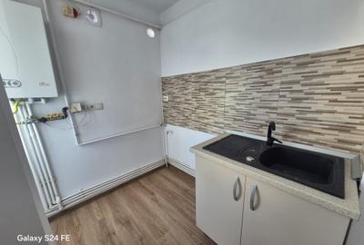 Garsonieră decomandată, mobilată în Dărmănești - 3