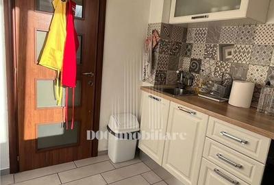 Apartament cu 3 camere semidecomandat în Tei - 13