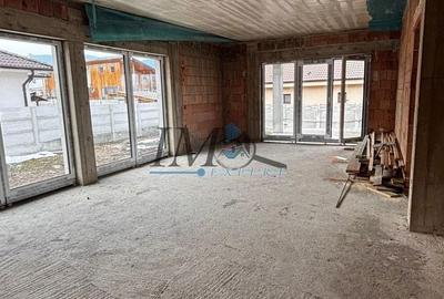Casă cu 4 camere cu Teren 535 Mp în Micești - 4