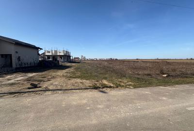 Teren de 1800 mp, în Dragomirești-Vale