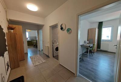 Apartament cu 2 camere decomandat, mobilat în Tractorul - 23