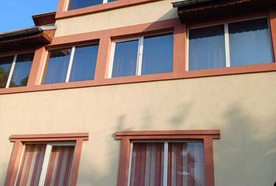 Casă cu 4 camere în Exterior Vest - 1